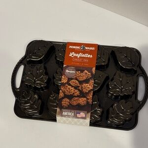 Nordic Ware Leaflette Cakelet Pan brand new bakeware